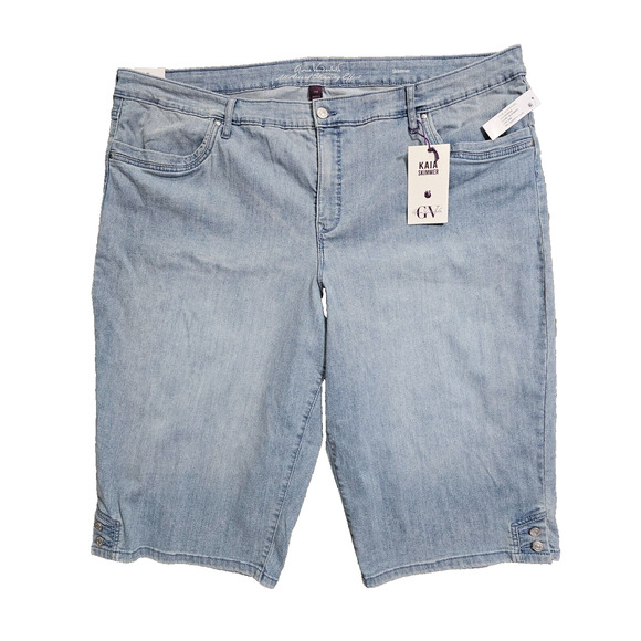 NWT Gloria Vanderbilt Women's KAIA Light Denim Mid Rise Skimmer Shorts Plus 24W - Picture 1 of 10